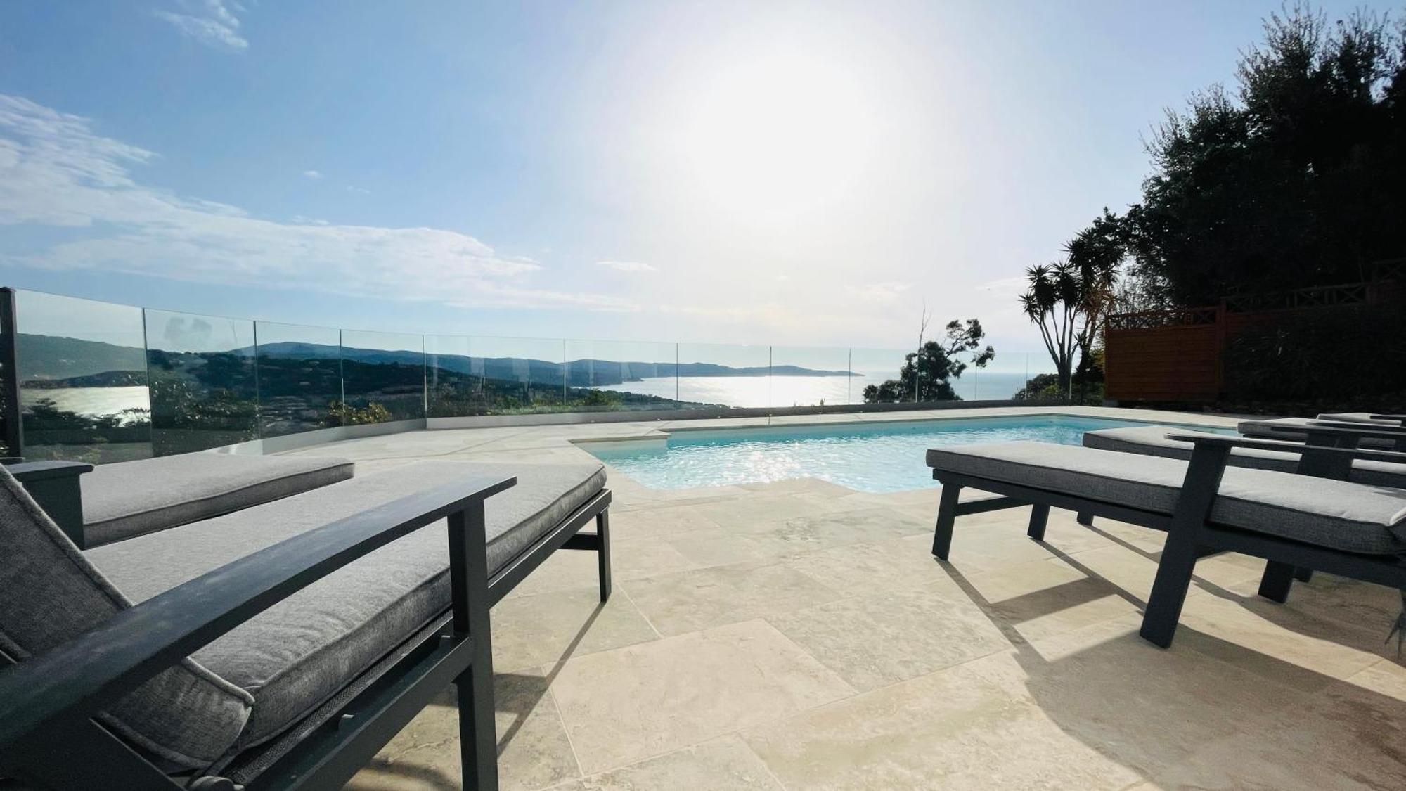Villa Cacharelle Vue Mer Piscine Кавалер-сюр-Мер Экстерьер фото